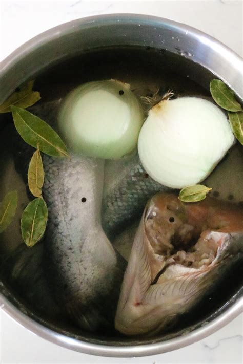 How to Make Traditional Fish Stock (Fish Fumet) .
